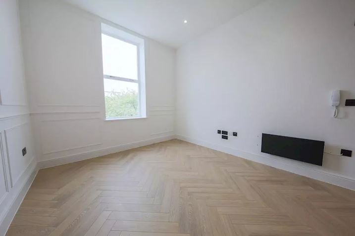 2 bedroom flat to rent The Causeway, Altrincham, Cheshire